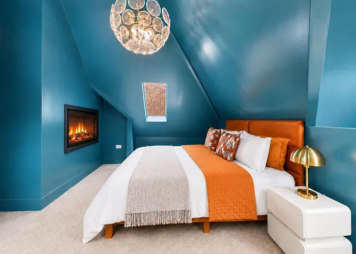 Designer 3br Near & Obama Center Ferienhaus *