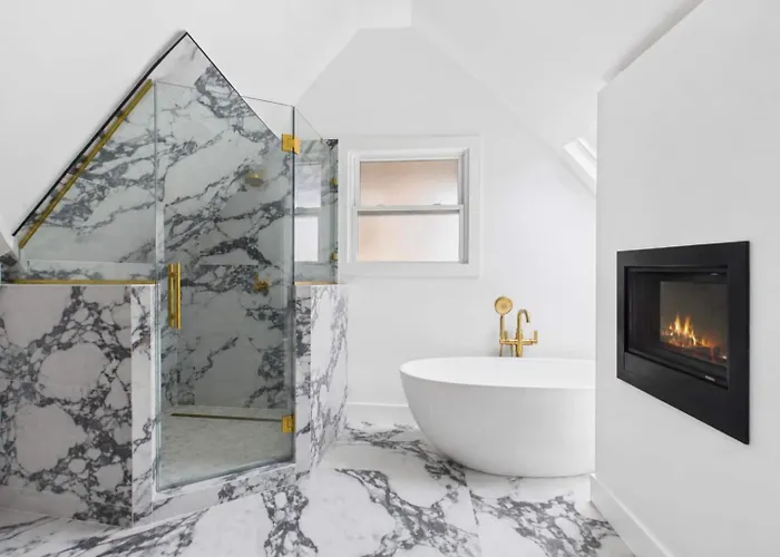 Designer 3br Near & Obama Center * Chicago