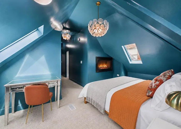 Designer 3br Near & Obama Center *