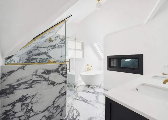 Designer 3br Near & Obama Center