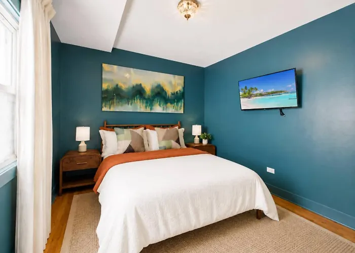 Designer 3br Near & Obama Center