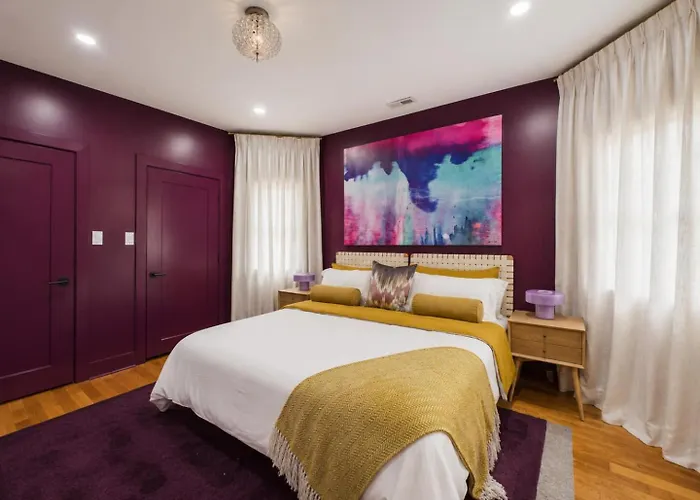 Designer 3br Near & Obama Center Ferienhaus *