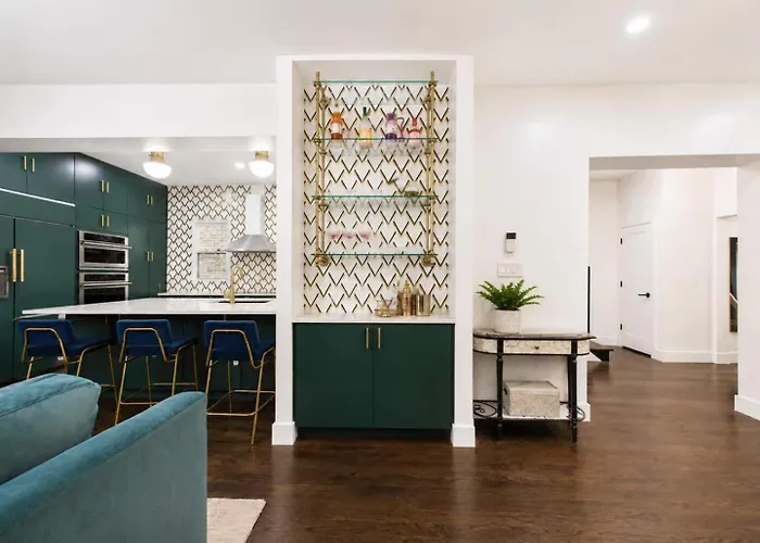 Designer 3br Near & Obama Center
