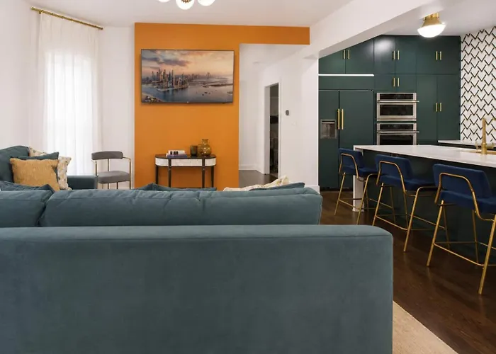 Designer 3br Near & Obama Center