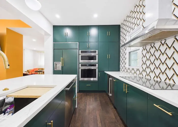 Designer 3br Near & Obama Center * Chicago