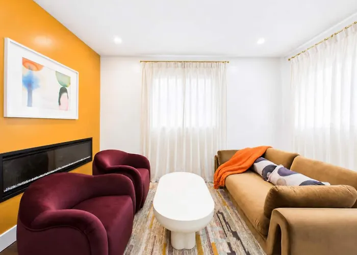 Designer 3br Near & Obama Center *