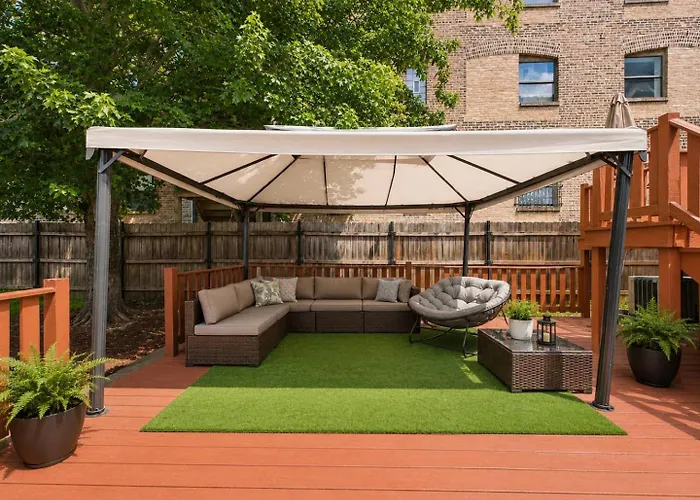 Designer 3br Near & Obama Center *